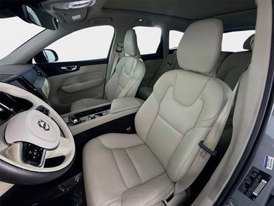 2024 Volvo XC60 Core Dark Theme