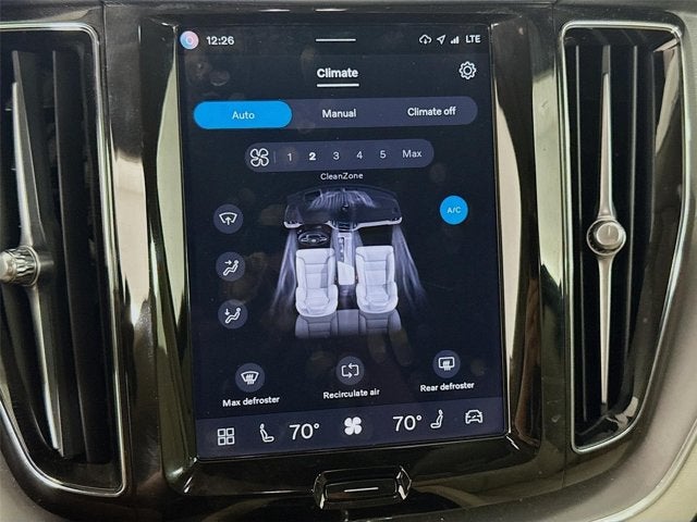 2024 Volvo XC60 Core Dark Theme