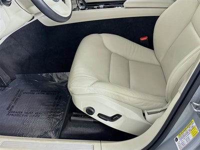 2024 Volvo XC60 Core Dark Theme