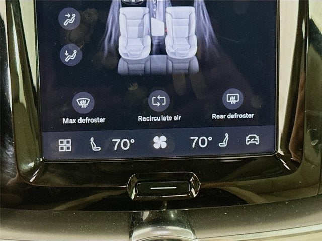 2024 Volvo XC60 Core Dark Theme