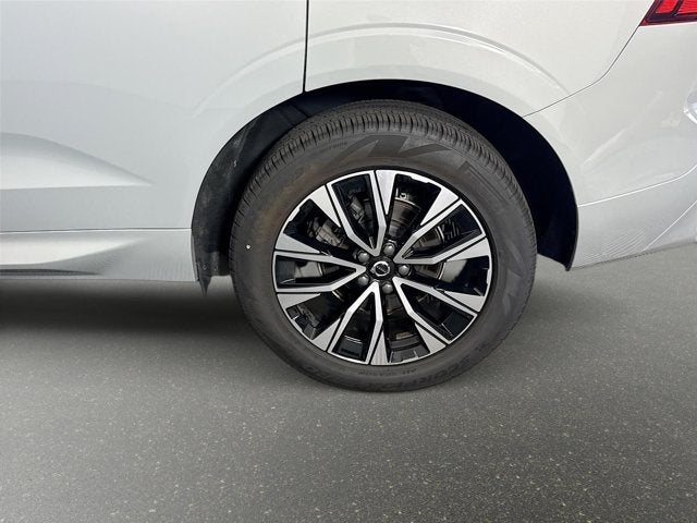 2024 Volvo XC60 Core Dark Theme