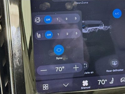 2022 Volvo XC60 Momentum