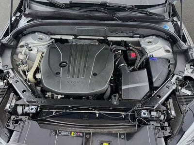 2023 Volvo XC60 Plus Dark Theme