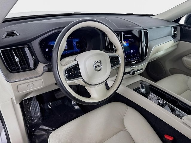 2023 Volvo XC60 Plus Dark Theme