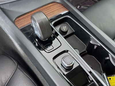 2024 Volvo XC60 Plus Dark Theme