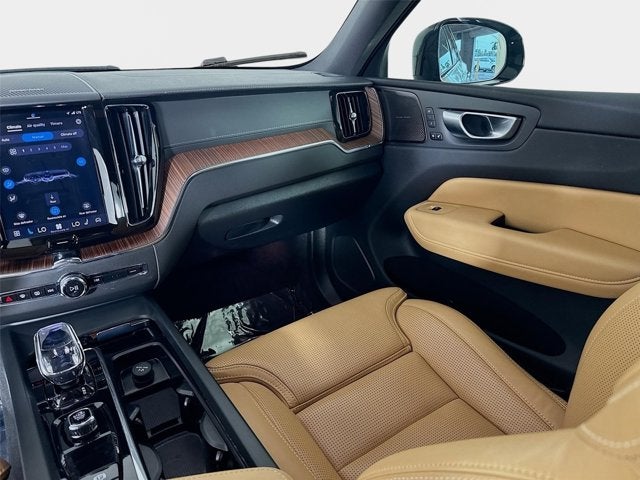 2024 Volvo XC60 Ultimate Dark Theme