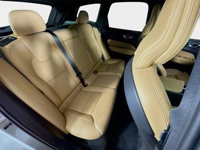 2024 Volvo XC60 Ultimate Dark Theme