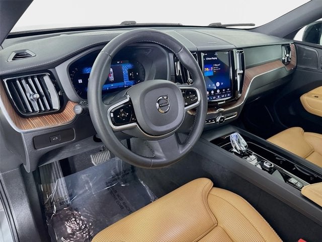 2024 Volvo XC60 Ultimate Dark Theme
