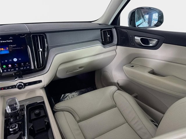 2024 Volvo XC60 Ultimate Dark Theme