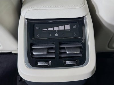 2024 Volvo XC60 Ultimate Dark Theme