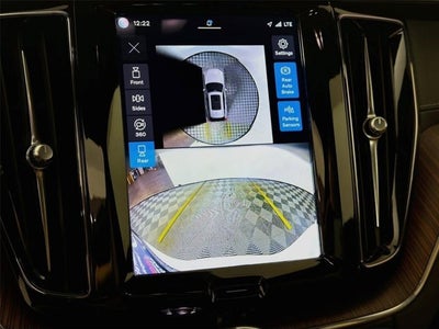 2024 Volvo XC60 Ultimate Dark Theme