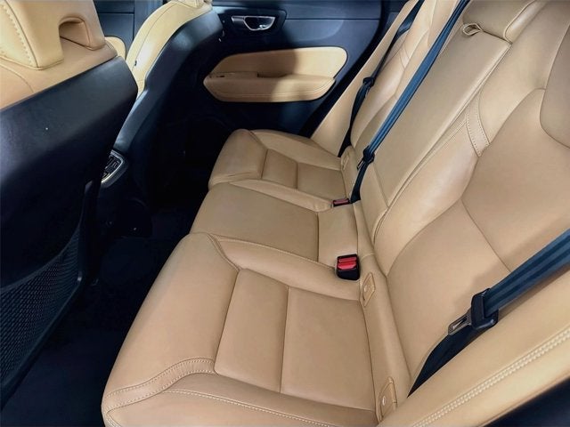 2024 Volvo XC60 Ultimate Dark Theme