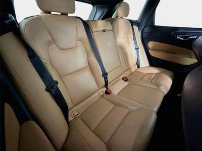 2024 Volvo XC60 Ultimate Dark Theme