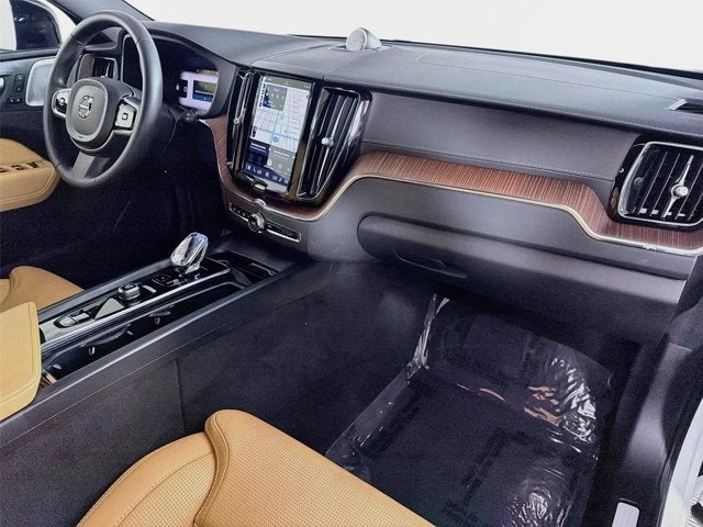 2024 Volvo XC60 Ultimate Dark Theme