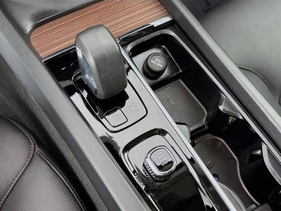 2023 Volvo XC60 Plus Bright Theme