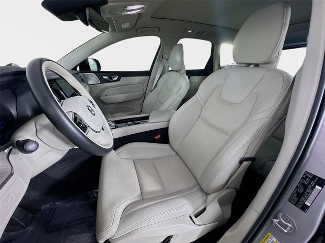 2023 Volvo XC60 Ultimate Dark Theme