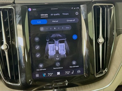 2023 Volvo XC60 Ultimate Dark Theme