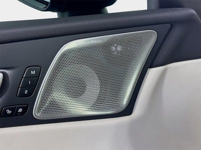 2023 Volvo XC60 Ultimate Dark Theme