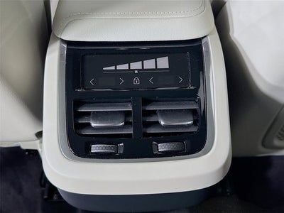 2023 Volvo XC60 Ultimate Dark Theme