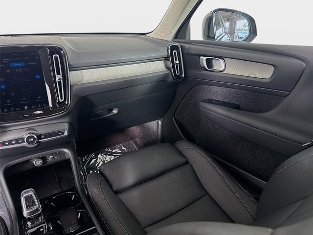 2026 Volvo XC40 Plus