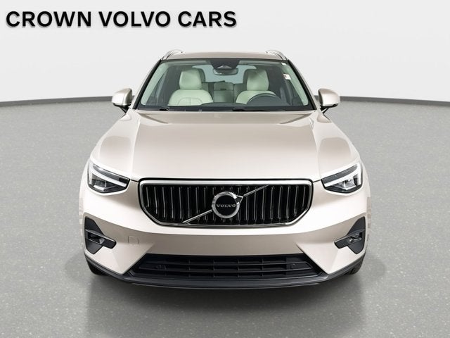 2023 Volvo XC40 Plus Bright Theme