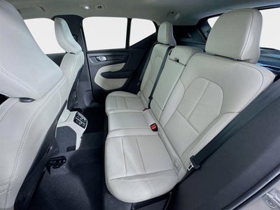 2023 Volvo XC40 Plus Bright Theme