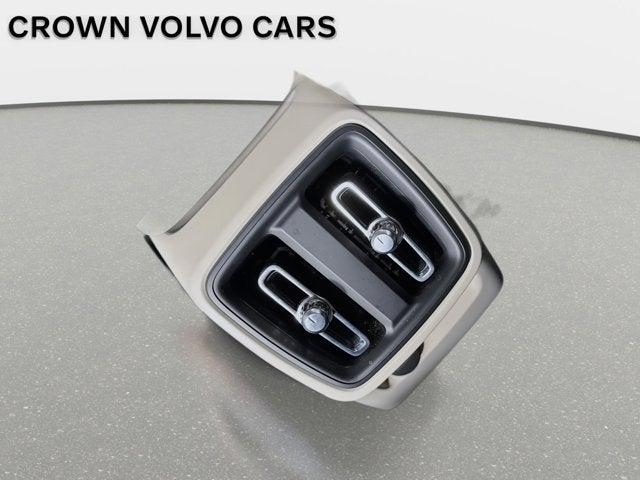 2023 Volvo XC40 Plus Bright Theme