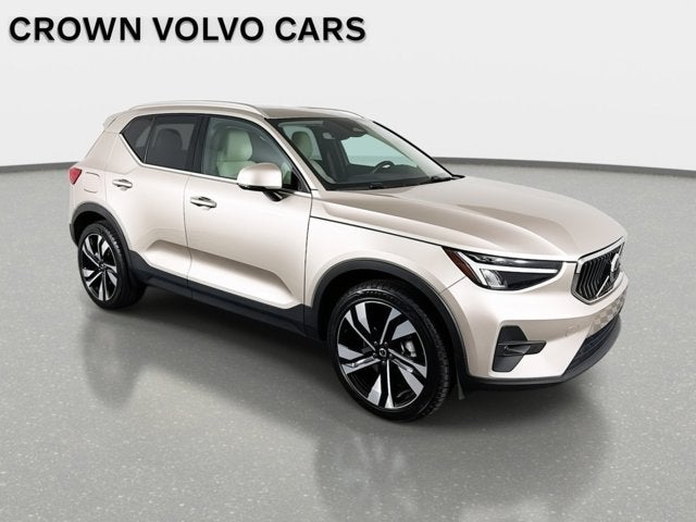 2023 Volvo XC40 Plus Bright Theme