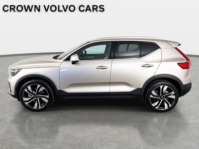 2023 Volvo XC40 Plus Bright Theme
