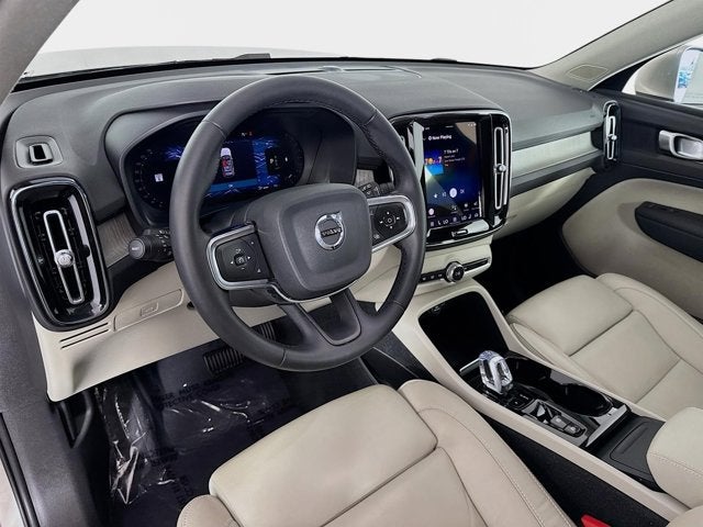 2023 Volvo XC40 Plus Bright Theme