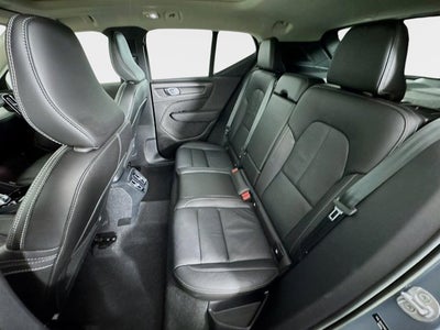 2023 Volvo XC40 Plus Bright Theme