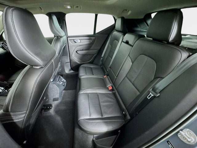 2023 Volvo XC40 Plus Bright Theme