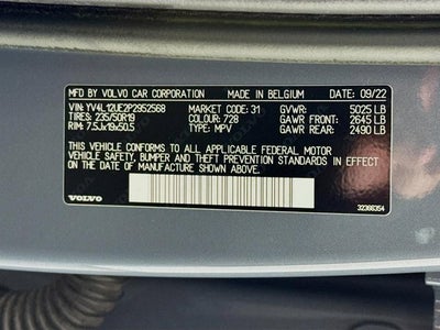 2023 Volvo XC40 Plus Bright Theme