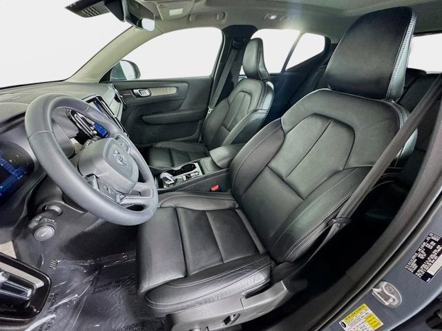 2023 Volvo XC40 Plus Bright Theme