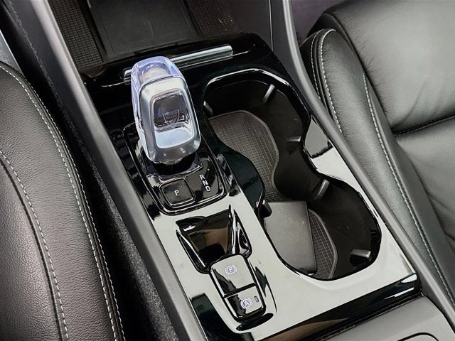 2023 Volvo XC40 Plus Bright Theme