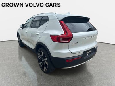 2025 Volvo XC40 Ultra Bright Theme