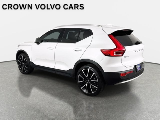 2024 Volvo XC40 Ultimate Bright Theme