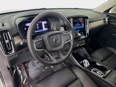 2024 Volvo XC40 Ultimate Bright Theme