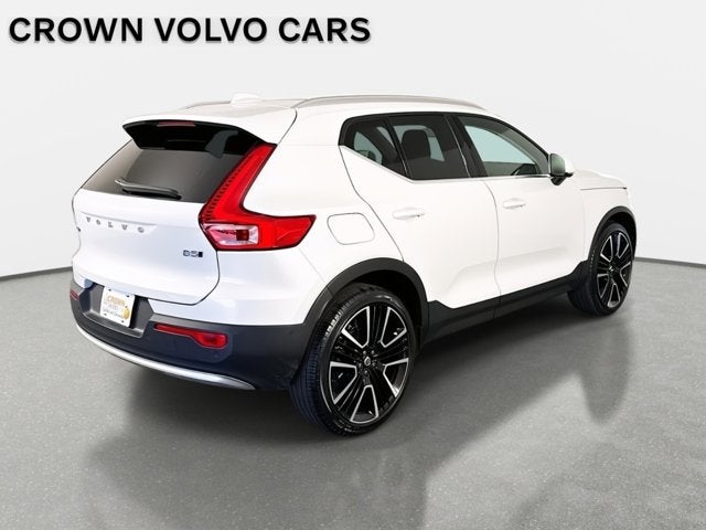 2024 Volvo XC40 Ultimate Bright Theme