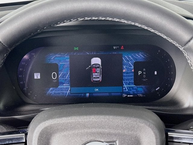 2023 Volvo XC40 Plus Dark Theme