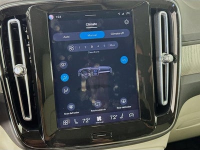 2023 Volvo XC40 Plus Dark Theme