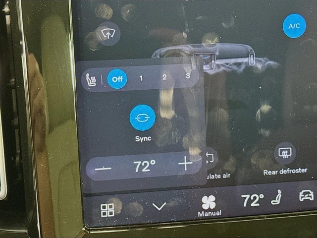 2023 Volvo XC40 Plus Dark Theme