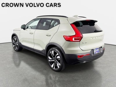 2023 Volvo XC40 Plus Dark Theme