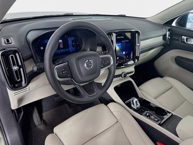 2023 Volvo XC40 Plus Dark Theme