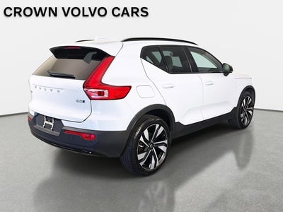 2024 Volvo XC40 Plus Dark Theme