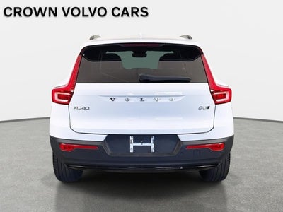 2024 Volvo XC40 Plus Dark Theme