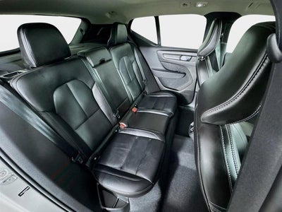 2023 Volvo XC40 Plus Bright Theme