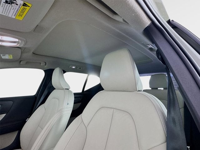 2023 Volvo XC40 Plus Bright Theme