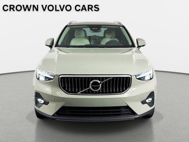 2023 Volvo XC40 Plus Bright Theme