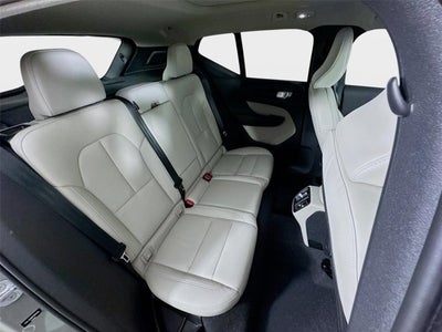 2023 Volvo XC40 Plus Bright Theme